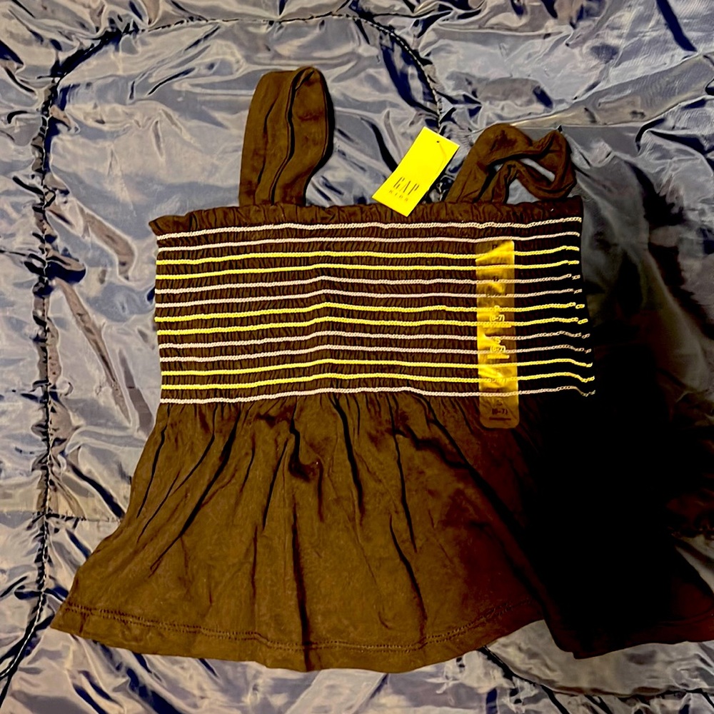 Gap girl Tank size 6-7